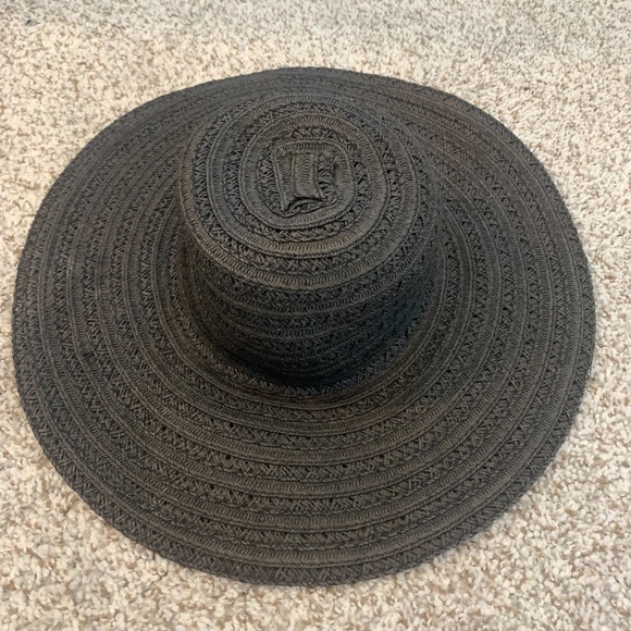 Black Straw Floppy Sun Hat - Picture 1 of 6